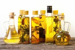 Чи додавати олію? Шкода та користь для собак і котів